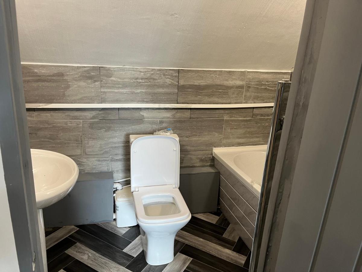 Budget Double En-Suite Bedroom Sheffield Esterno foto