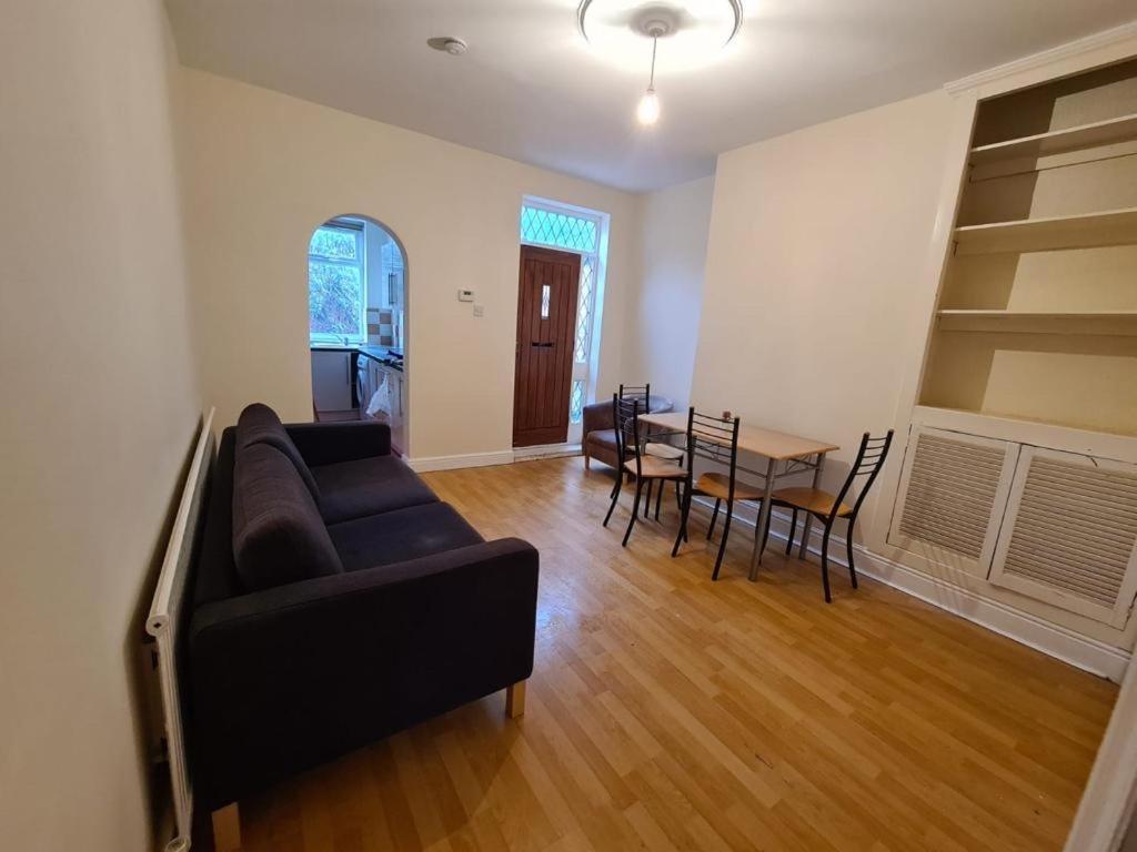 Budget Double En-Suite Bedroom Sheffield Esterno foto